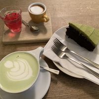 Matcha latte, machiato with a cold brew tea of the day and avocado chocolate cake 🍰 Yummy! #Veganuary at Waterloo Tea in Cardiff