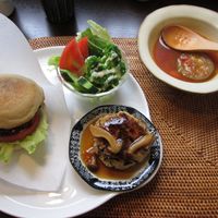 Lunch dishes at Kome-hana Bakery - Ocome Bakery in Nagoya