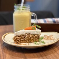 Carrot cake and uplift smoothie   at Mr. Farmer - Omotesando in Tokyo