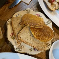 pain et galette de maïs germé ?  at Les 4 Jeudis in Brussels