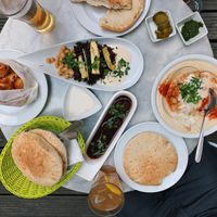 Cauliflower, quinoa, garlic, pita, hummus, pickles at Hummus & Friends in Berlin