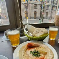 Hummus and pita at Hummus & Friends in Berlin