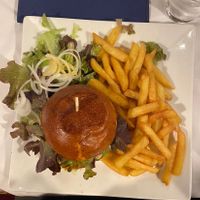Le Burger végétale at La Salamandre in Etretat