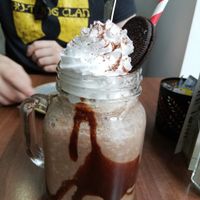 Vegan oreo milkshake 🍫 at The Flame Tree Cafe in Dundee