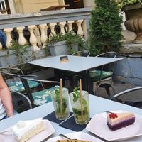 Cakes & Mojitos 😍 at Veganic in Krakow