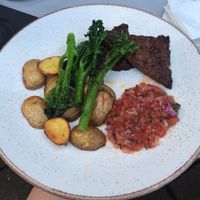 Tempeh with broccoli at Veganic in Krakow