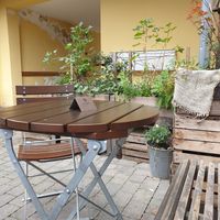 Cozy outside during summer at Godt Brød in Oslo