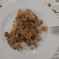 Pear crumble 🍐 at El Fogon Verde in Madrid