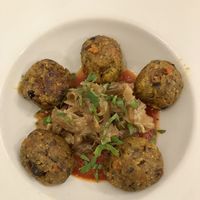 Albóndigas con tomate y verduras  at El Fogon Verde in Madrid