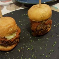 Mini burgers at Cookaluzka in Madrid