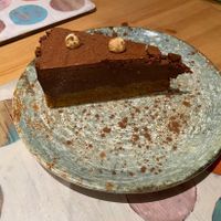 Tarta mousse de chocolate con avellanas  at Cookaluzka in Madrid