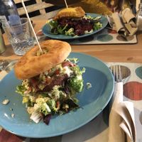 Majestuosa Burger at Cookaluzka in Madrid