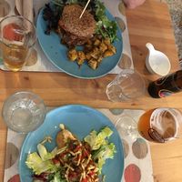 Burger Gourmet y perrito  at Cookaluzka in Madrid