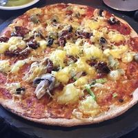 The veggie pizza with vegan cheese at Cafe Sia in Isle Of Skye