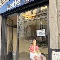 Pistachio and Strawberry scoops 🍨   at Gelateria Latteneve in Milan
