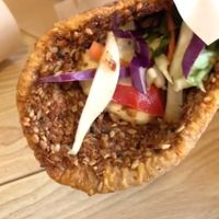 Lahmatzun Za'atar at Feyrouz in Athens