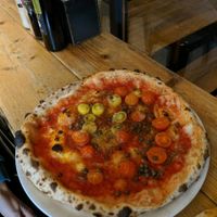 marinara with capers at 485Grad Pizza in Cologne