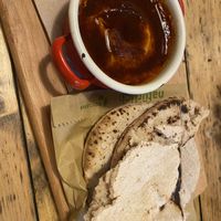 Hummus mit Fladenbrot  at Im Herzen Afrikas in Mainz