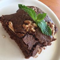 Vegan chocolate brownie 💚 at Earth Shop and Cafe in Carvoeiro