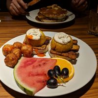 Vegan "Eggs" Benedict at The Diner - Strand in London