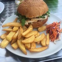 Burger and chips all vegan 💚 at Single Fin in Fuerteventura