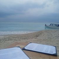 Beachfront spot at Mowie's  in 