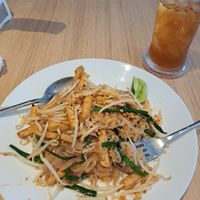 Tofu pad thai at Koko Thai & Vegetarian Cuisine in Bangkok