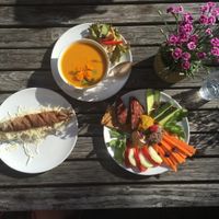 "Pizza" stub, soup and hummous plate at Cafe Samt in Enkoeping