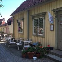 Plenty of outdoor seating at Cafe Samt in Enkoeping