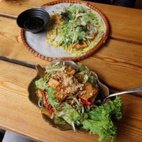 Vegan omelette & tofu salad at Hum Vegan Cuisine in Berlin