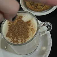 chai latte e cookie de baunilha com passas  at SuBte Vegan in Sao Paulo