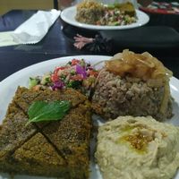 Prato arabe do dia dia (terça) - quibe, hommus e arroz com lentilha. at SuBte Vegan in Sao Paulo
