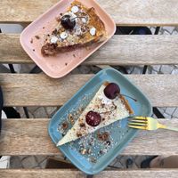 tarte de lima e côco; tarte de robarbo e maçã  at O Xexexe in Costa Da Caparica