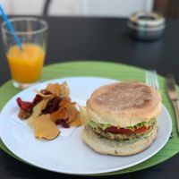 Tempah Burger at Alfarroba Cafe in Albufeira