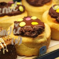 Caramel buns at Hey Plant Bae in Edinburgh