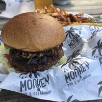 Burger avec Beyond Meat   at Monkey in Chamonix-mont-blanc