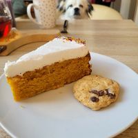 Carrot cake et cookie que j'ai pris pour déguster à la maison. Tous les deux très bons. at Ich Bin So Frey in Landau