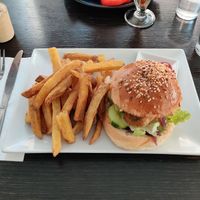 Vegan burger at Compose It in Narbonne