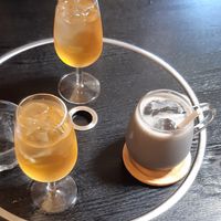 Latte au sésame noir ainsi que deux verres d'umeshu at Vegan Ramen Towzen in Kyoto