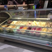 counter with vegan ice creams & sorbets at Slodki Wentzl - Galeria Krakowska in Krakow