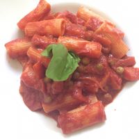 Pasta with vegan ragù at Tandem in Naples