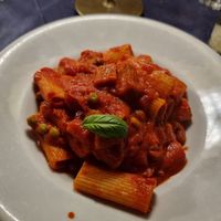 Rigatoni al ragù vegano at Tandem in Naples