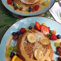 Vegan pancakes with fruit at Hommage in Cologne