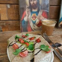 Galette mit Avocado und Tomate at Hommage in Cologne