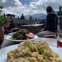 Ein Träumchen!! Wonderful view, kind stuff and sooo delicious vegan food😍 had the Käsespätzle and thought my dad gave me the wrong plate😂 big recommendation!!!!! at Huendeleskopfhuette in Pfronten-kappel