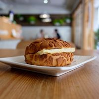 Pineapple bun with vegan butter at Flourish 元禾食堂 - Yuán Hé ShíTáng in Taipei