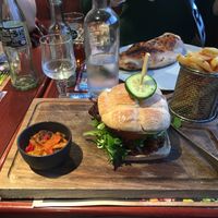 Burger vegan (jackfruit) at Le London in Calais