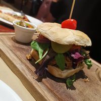 Jackfruit bbq burger at Le London in Calais