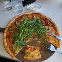 Kökets gröna vegan pizza at La Famiglia in Gavle