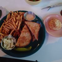 Sandwich smoked meat et biscuit à la noix de coco at Cafe Frida in Trois-rivieres